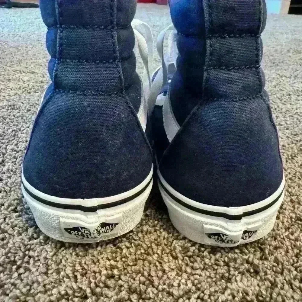 VANS, women’s size 9, men’s 7.5, unisex, Sk8-hi, good used condition, navy blue